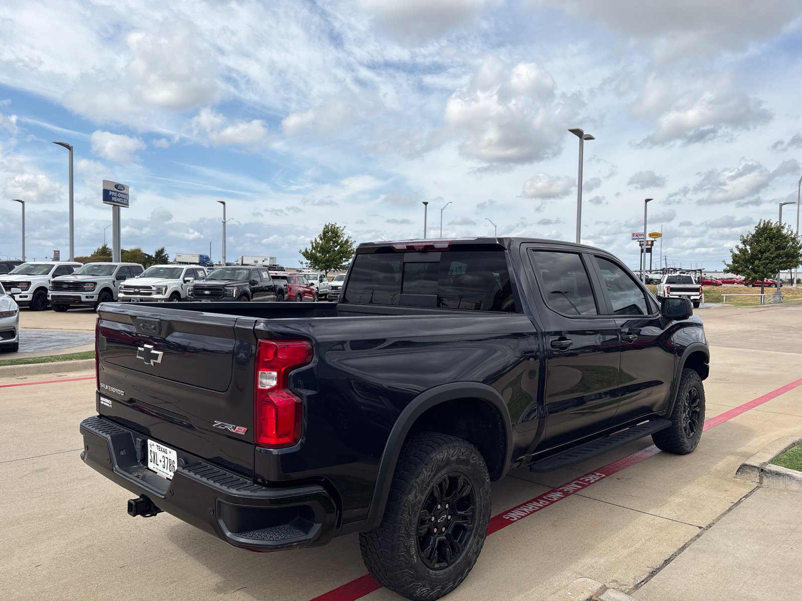 Used 2023 Chevrolet Silverado 1500 ZR2 w/ Technology Package AWD/4WD image 13