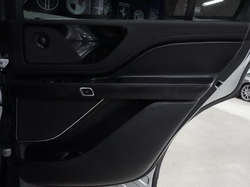 Used 2023 Lincoln Aviator Grand Touring AWD/4WD image 29