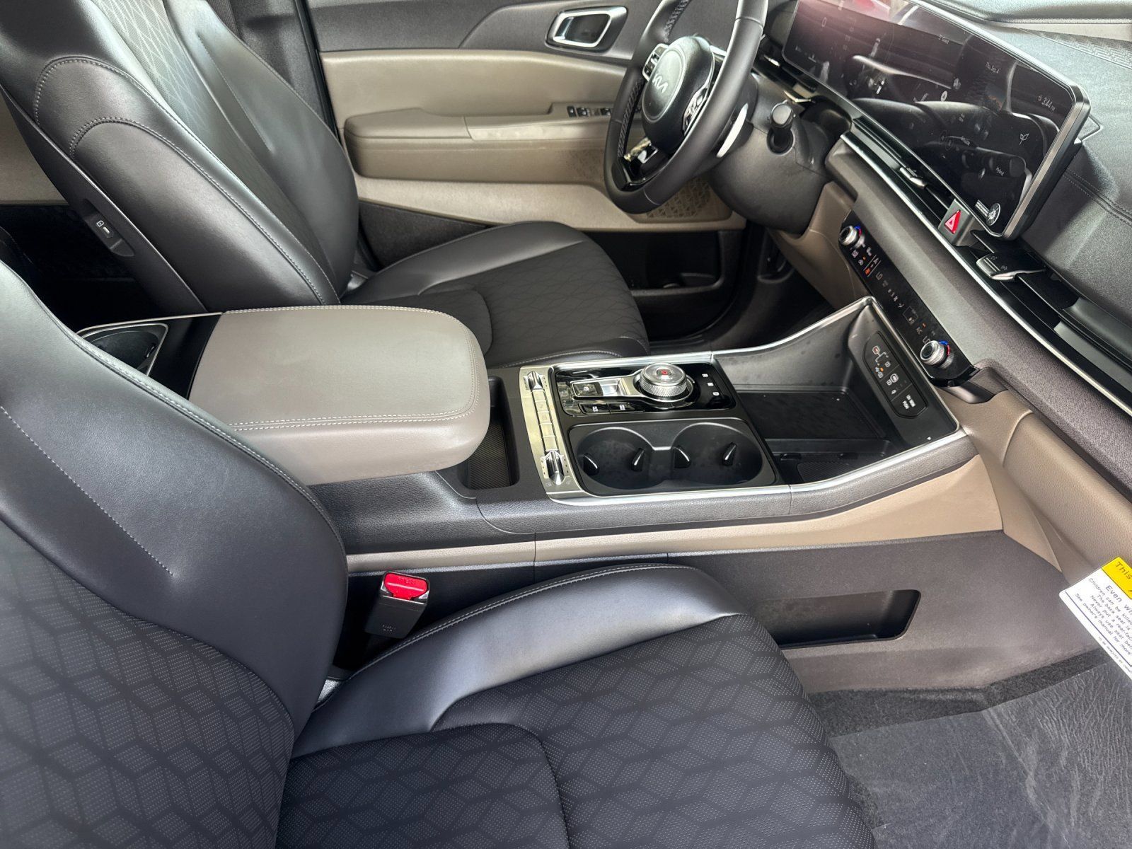 Certified 2026 Kia Carnival SX FWD image 18