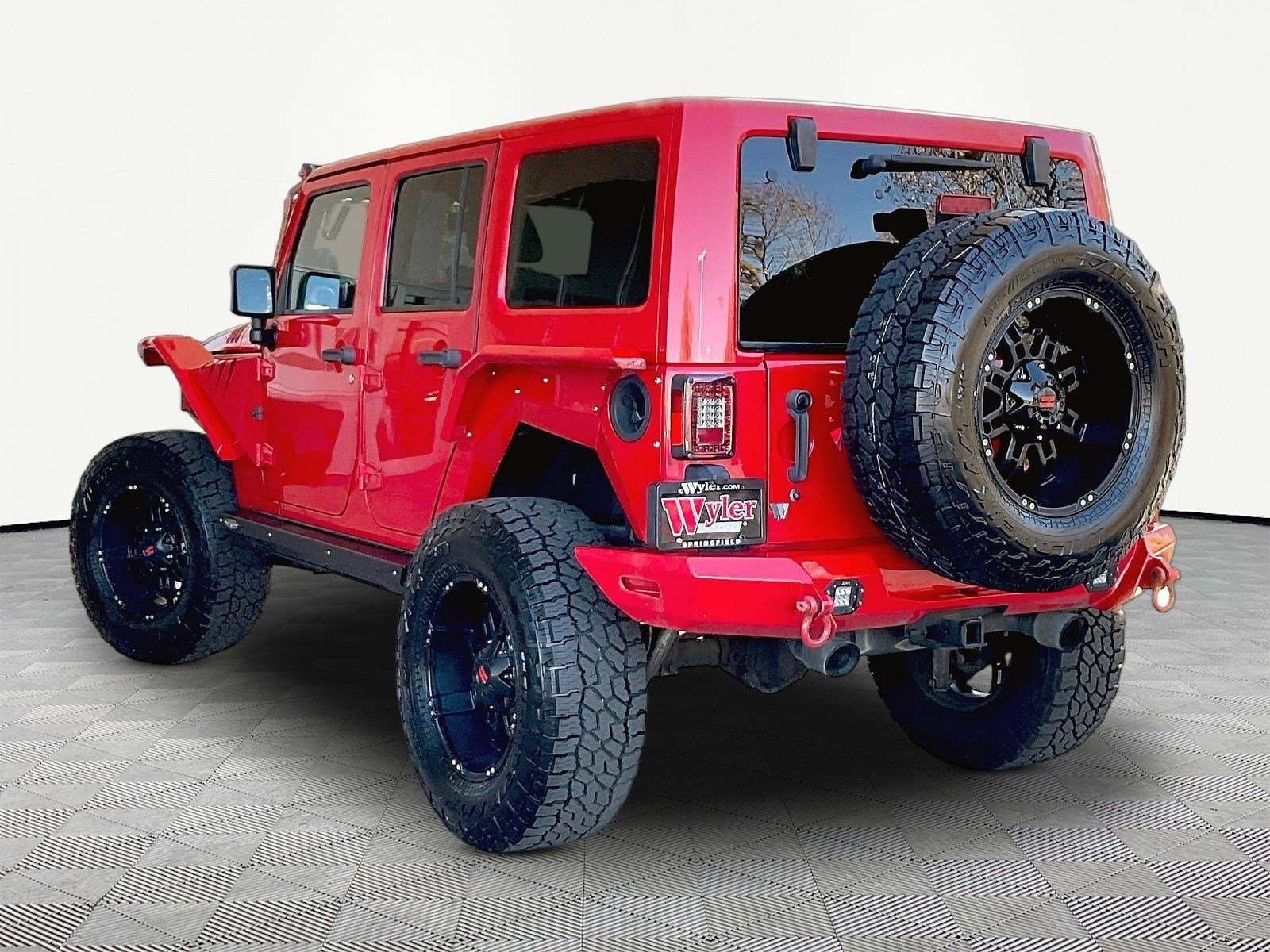 Used 2017 Jeep Wrangler Unlimited Sahara w/ Connectivity Group AWD/4WD image 4