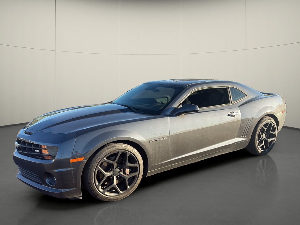 Used 2011 Chevrolet Camaro SS RWD image 3