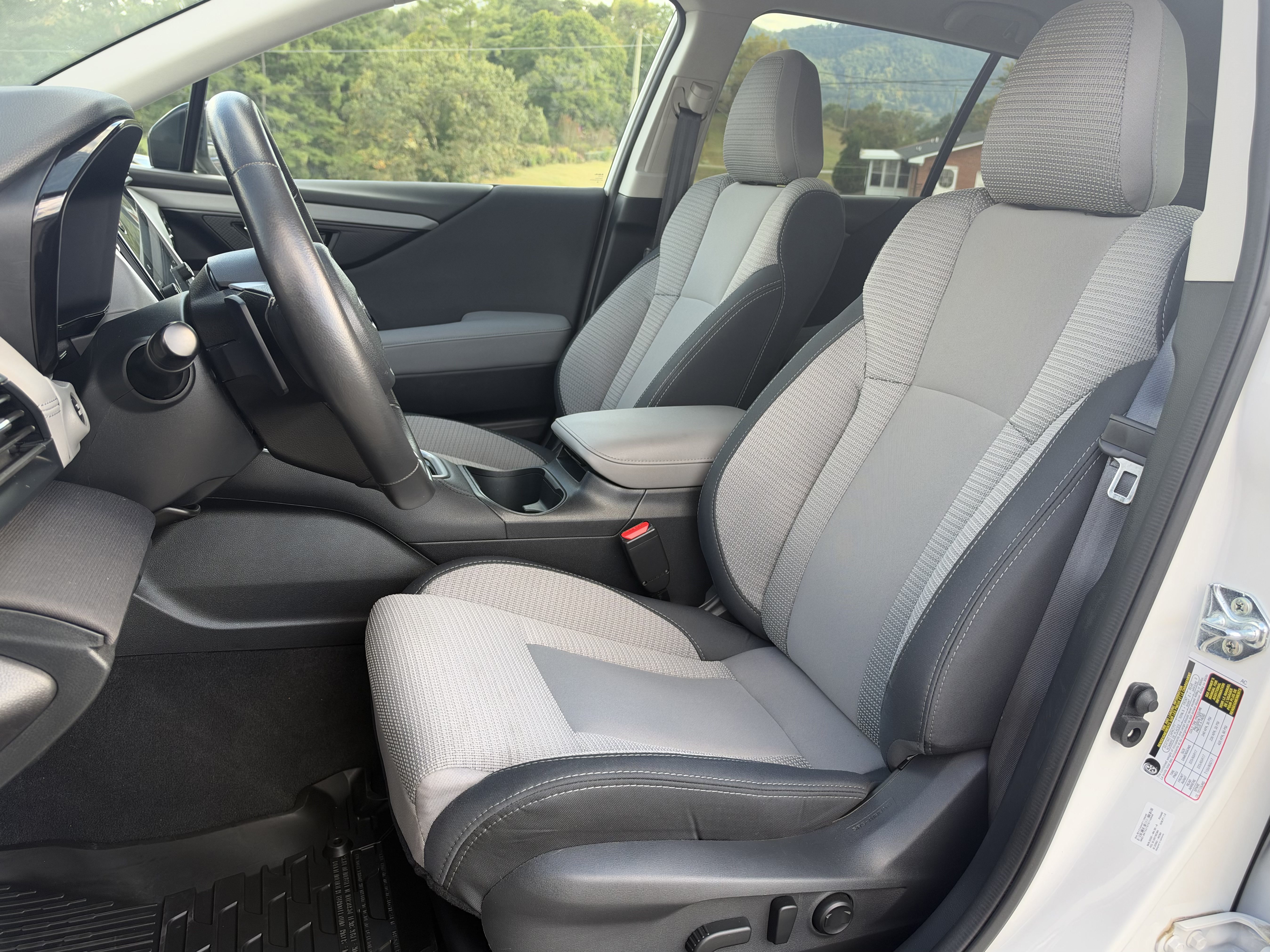 Used 2025 Subaru Outback Premium AWD/4WD image 9