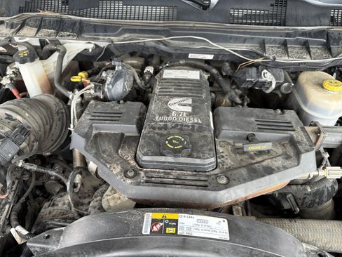 Used 2018 RAM 2500 Tradesman w/ Chrome Appearance Group image 33