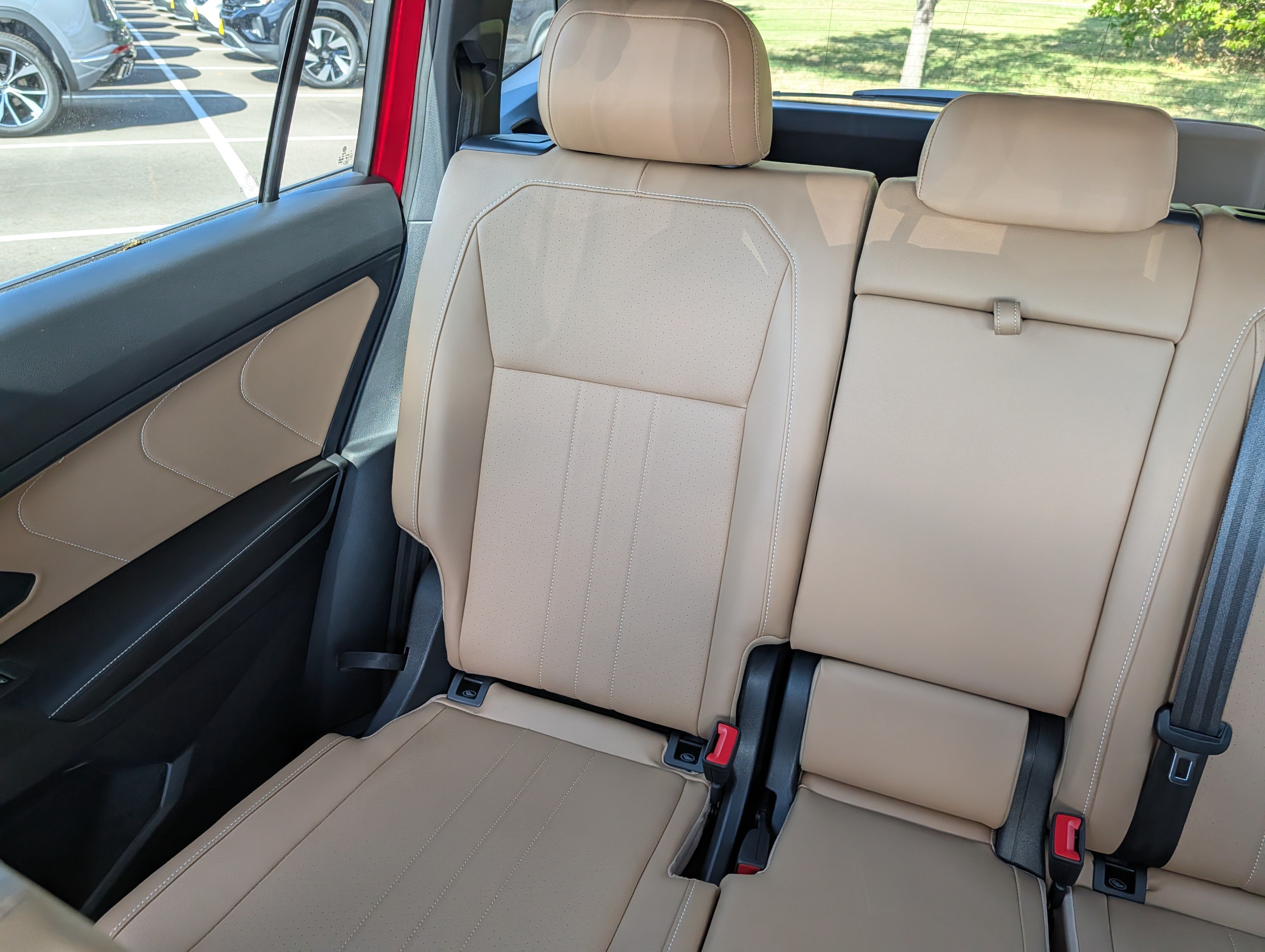 Certified 2023 Volkswagen Tiguan SE FWD image 12