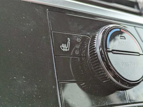 Used 2024 Nissan Pathfinder SV FWD image 24