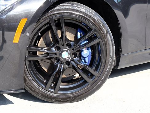Used 2016 BMW 340i Sedan w/ M Sport Package RWD image 10