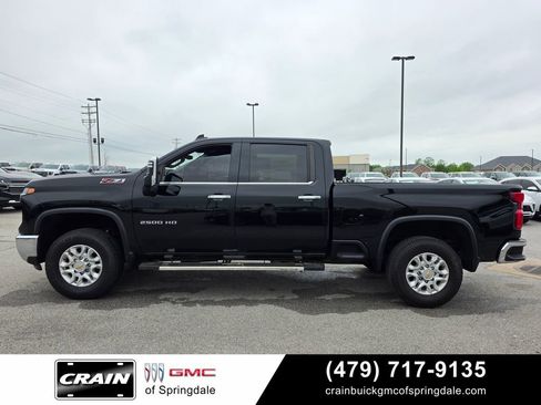 Used 2024 Chevrolet Silverado 2500 LTZ w/ LTZ Convenience Package AWD/4WD image 4