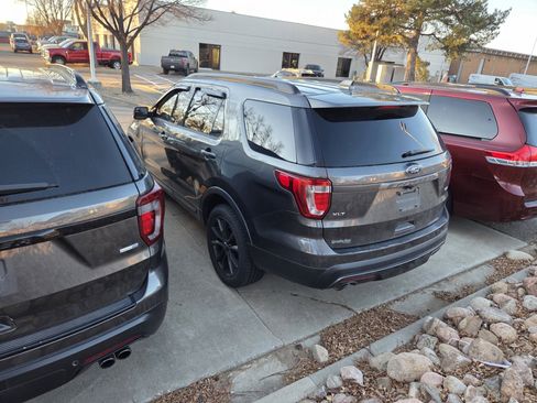 Used 2017 Ford Explorer XLT w/ Equipment Group 202A image 7