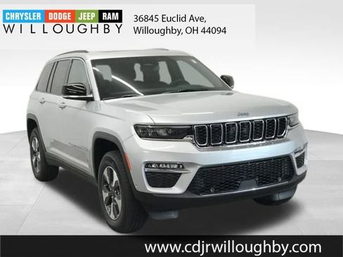 New 2025 Jeep Grand Cherokee Limited 4xe w/ Luxury Tech Group II image 3