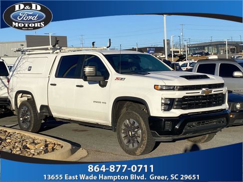 Used 2024 Chevrolet Silverado 2500 Custom w/ Custom Value Package image 1