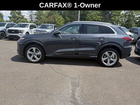 Used 2025 Audi Q5 Premium Plus w/ Premium Plus AWD/4WD image 2