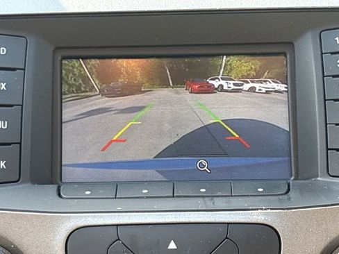 Certified 2017 Ford Taurus SE image 25