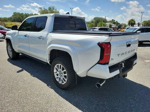 Used 2025 Toyota Tacoma Limited AWD/4WD image 12
