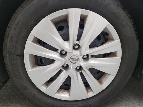Used 2025 Nissan Sentra S FWD image 31