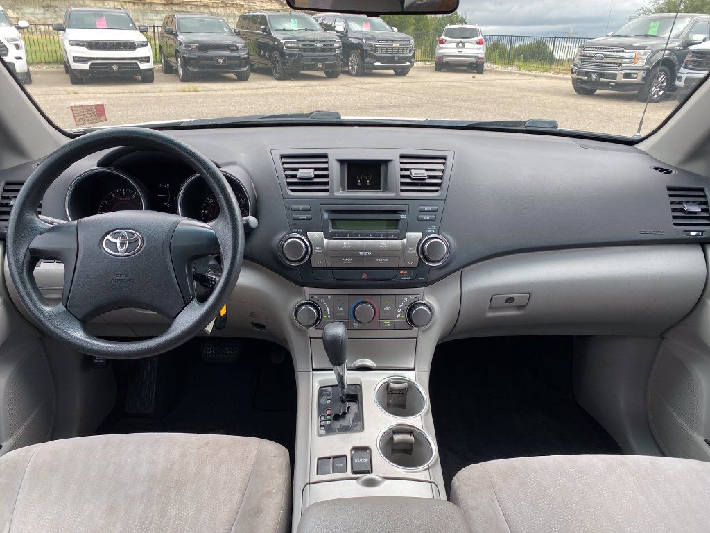 Used 2012 Toyota Highlander FWD image 13