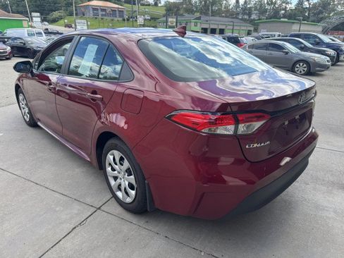Used 2026 Toyota Corolla LE FWD image 5