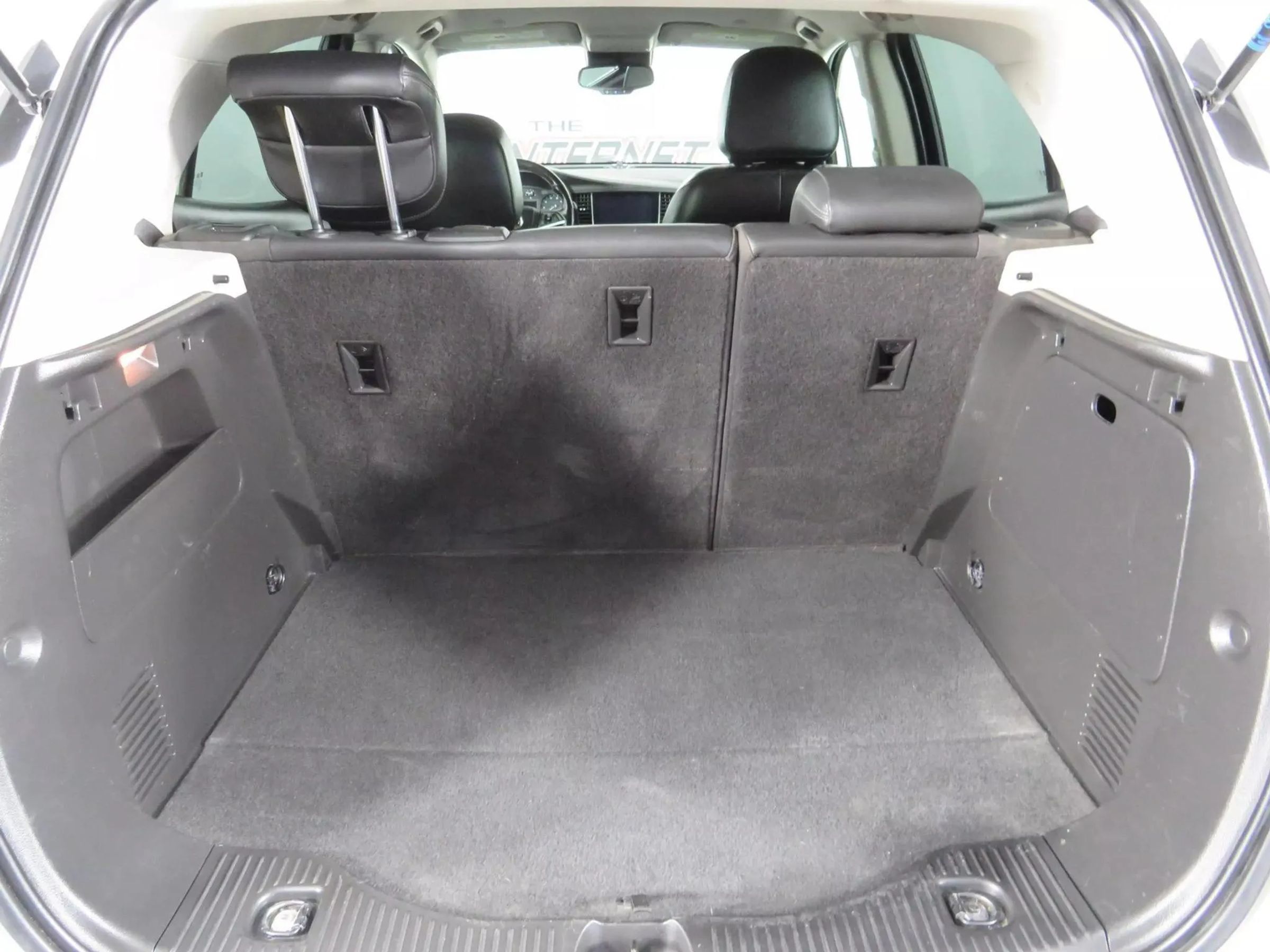 Used 2020 Buick Encore Essence AWD/4WD image 24