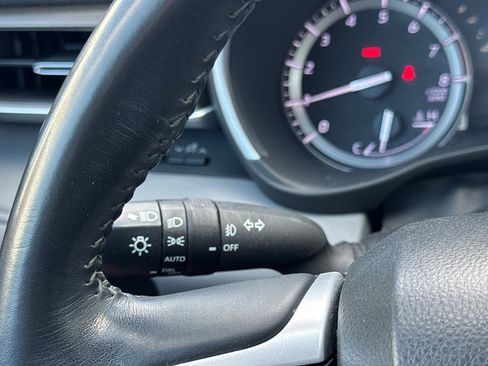 Used 2022 Toyota Highlander XLE image 39