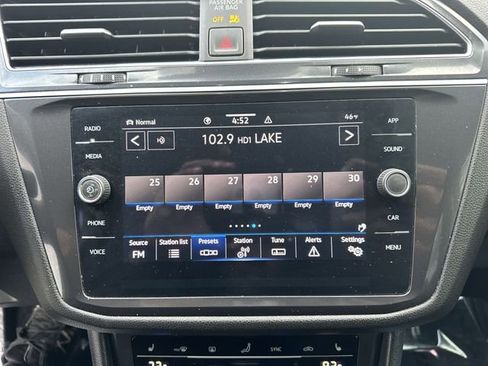 Certified 2022 Volkswagen Tiguan SE image 18