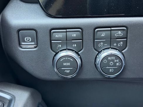 New 2026 GMC Sierra 1500 SLT w/ SLT Premium Plus Package AWD/4WD image 12