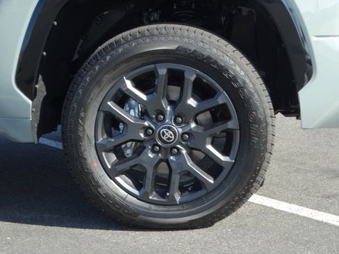 New 2026 Toyota Tundra Platinum AWD/4WD image 4
