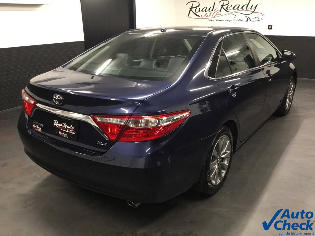 Used 2017 Toyota Camry XLE w/ Moonroof Package FWD image 10