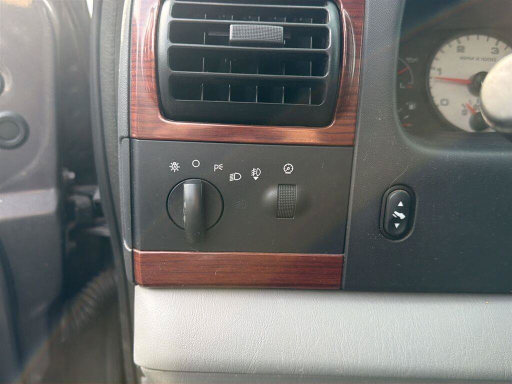 Used 2005 Ford F250 XLT AWD/4WD image 17