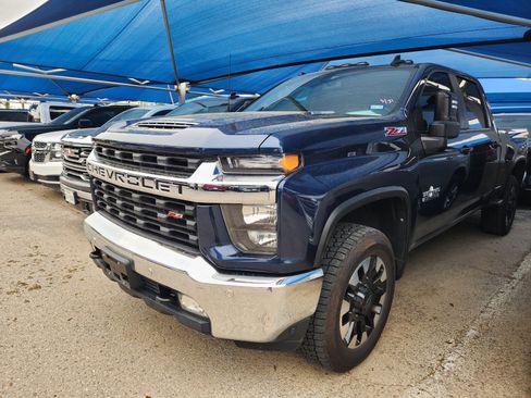 Used 2020 Chevrolet Silverado 2500 LT w/ Texas Edition image 2