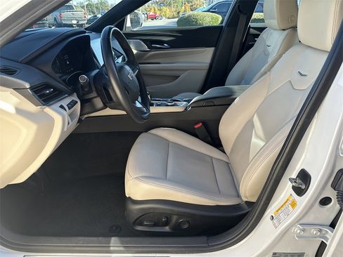 Certified 2022 Cadillac CT4 Premium Luxury image 9