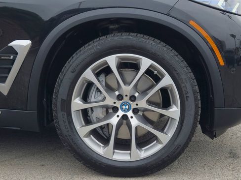 Certified 2024 BMW X5 xDrive50e w/ Premium Package AWD/4WD image 7