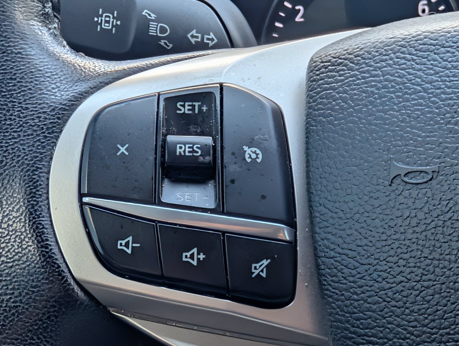 Used 2023 Ford Explorer XLT RWD image 23