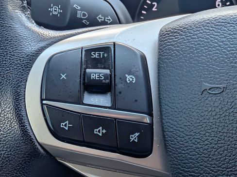 Used 2023 Ford Explorer XLT RWD image 23