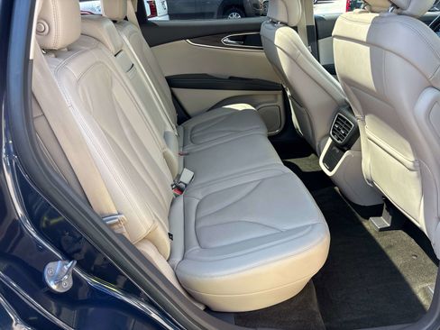 Used 2017 Lincoln MKX Reserve image 13