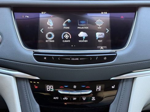 Used 2017 Cadillac XT5 Luxury w/ Driver Awareness Package image 29