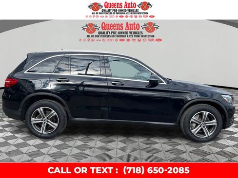 Used 2019 Mercedes-Benz GLC 300 4MATIC w/ Premium Package image 8