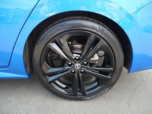 Used 2021 Nissan Sentra SR w/ SR Premium Package FWD image 37