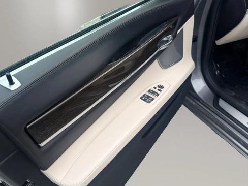 Used 2013 BMW 750Li RWD image 19