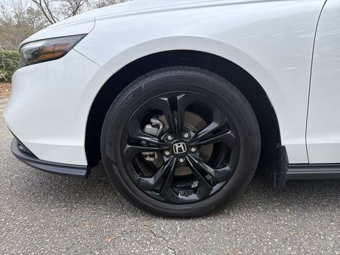 Used 2025 Honda Accord SE image 10
