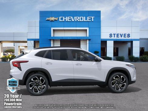 New 2026 Chevrolet Trax RS w/ Driver Confidence Package FWD image 5