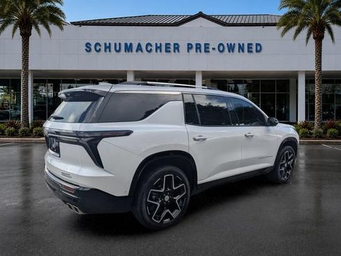Used 2025 Chevrolet Traverse High Country FWD image 7