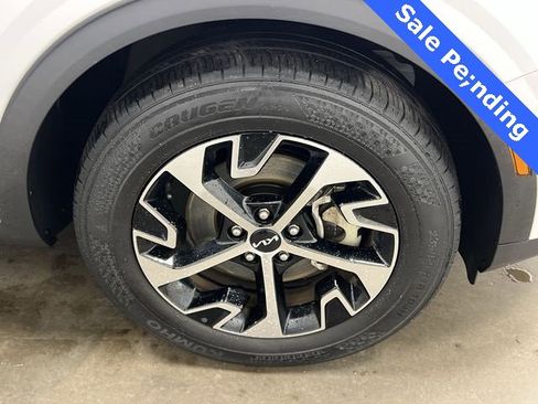 Used 2023 Kia Sportage EX image 5