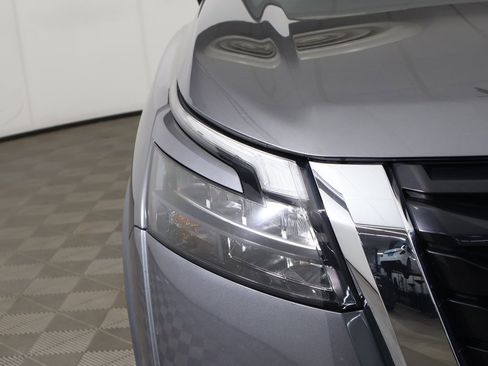 Used 2023 Nissan Pathfinder SV image 13