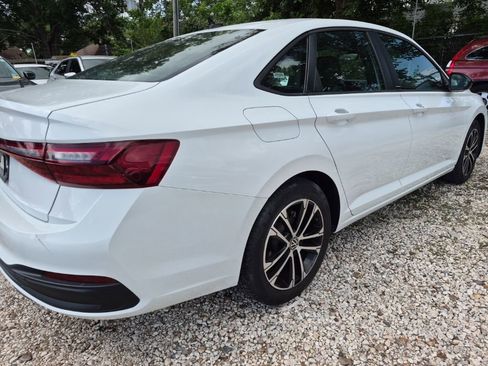 Used 2025 Volkswagen Jetta Sport image 3