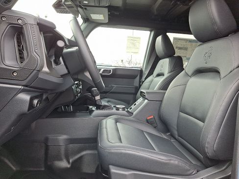 New 2025 Ford Bronco Badlands w/ Sasquatch Package AWD/4WD image 9