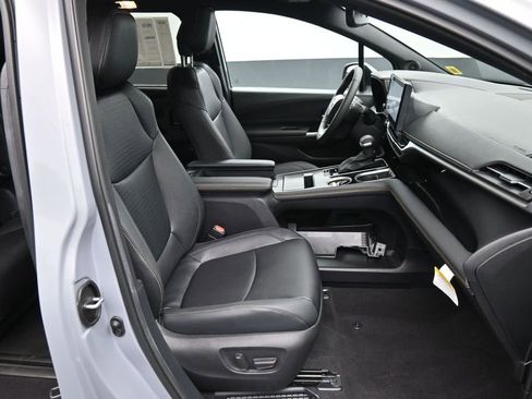 Used 2025 Toyota Sienna XLE Woodland Edition AWD/4WD image 27