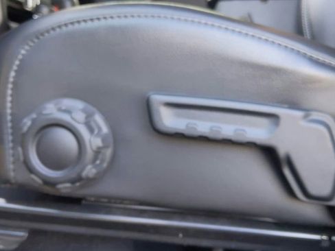 Used 2022 Jeep Wrangler Unlimited Sahara w/ Cold Weather Group image 17