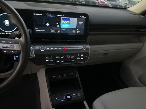 Used 2024 Hyundai Kona SEL image 11