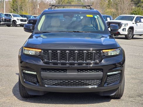 Used 2022 Jeep Grand Cherokee L Limited w/ Black Appearance Package image 14