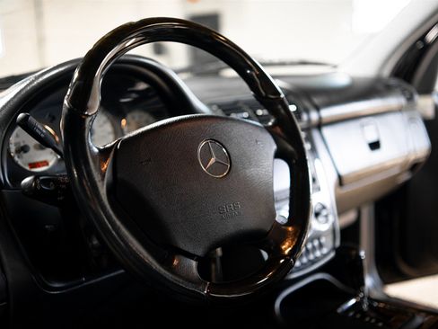 Used 2001 Mercedes-Benz ML 55 AMG 4MATIC image 27