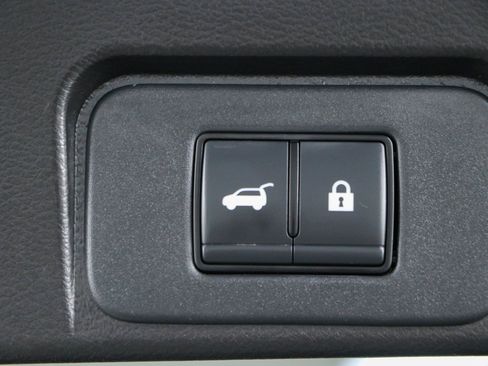 Used 2024 Nissan Rogue SV FWD image 29
